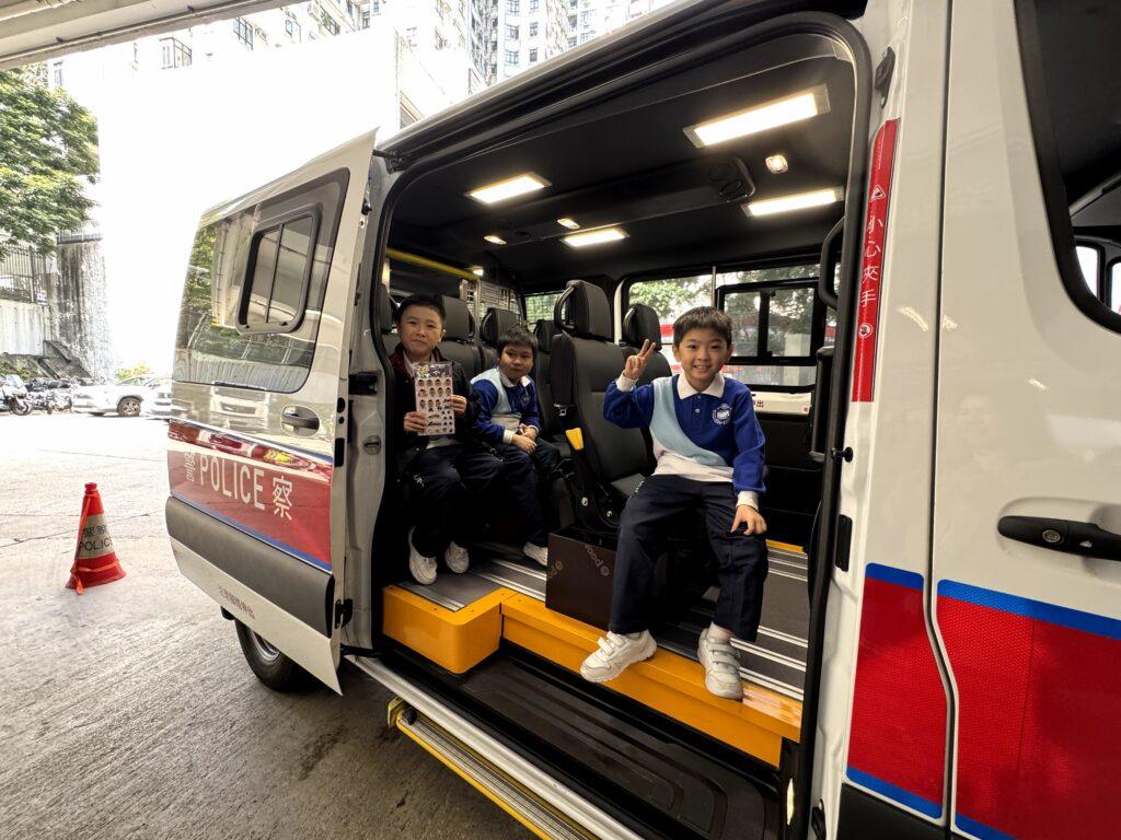 小三綜合課以「我是社區「小達人」」為主題,以認識社區,了解灣仔區社區特色。