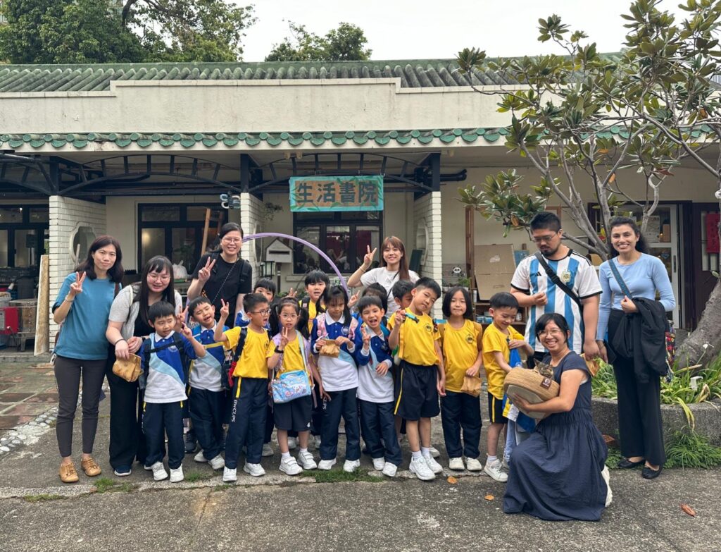 學生展開了一場大自然與生活的探索之旅。